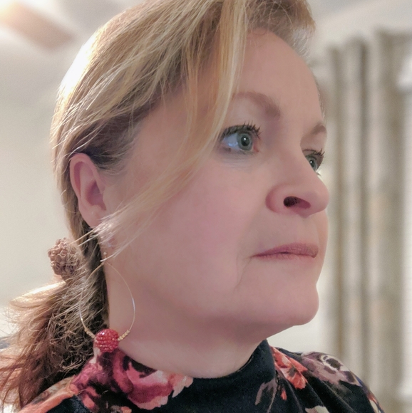 Burgundy and gold beaded teardrop earrings. - Picture 4 of 4